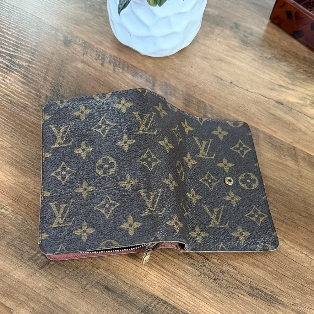 vintage Louis Vuitton Monogram Compact Zippé Wallet
